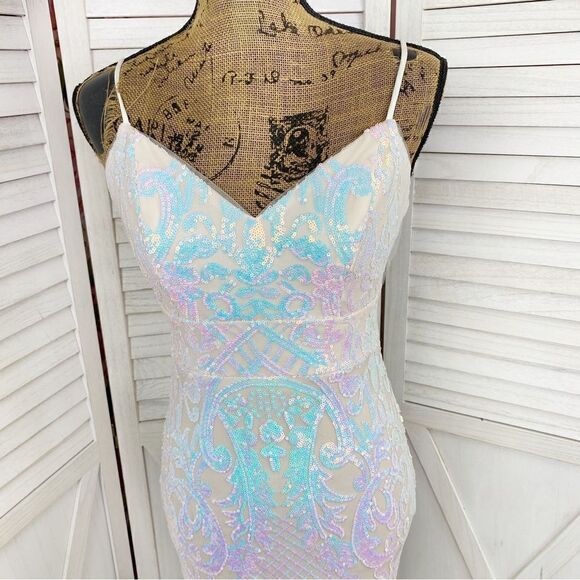 Jules & Cleo Iridescent Sequin Mermaid Sheath Maxi Dress White Juniors 2 - Picture 7 of 16